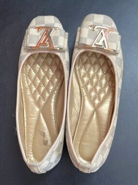 Size 7 shose for sale